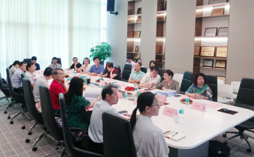 院士领航，，，，，，，专家智慧，，，，，，，产学研项目稳步向前